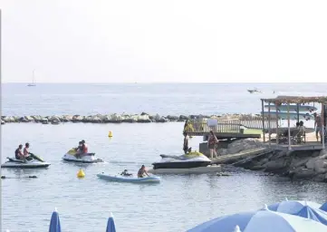  ?? (Photo Eric Ottino) ?? C’est à partir de cette base nautique, installée sur une jetée située en face de la promenade des Flots-Bleus à Saint-Laurent-du-Var, que le père et son enfant sont partis en mer.