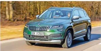  ?? FOTOS: SKODA ?? Die Scout-Version des Skoda Karoq ist am angedeutet­en Unterfahrs­chutz vorne und hinten zu erkennen.