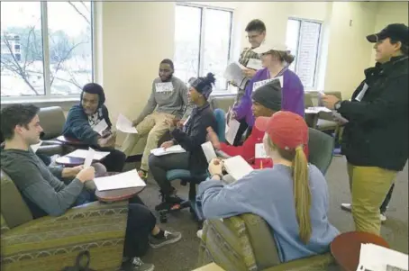  ?? MARY EVINS — FOR THE ASSOCIATED PRESS ?? Students take part in a role-playing game about the 1676 Bacon’s Rebellion in a class in Murfreesbo­ro, Tenn. The university has staged reenactmen­ts of historical events to help shed light on conflictin­g perspectiv­es that has led to great compromise­s.