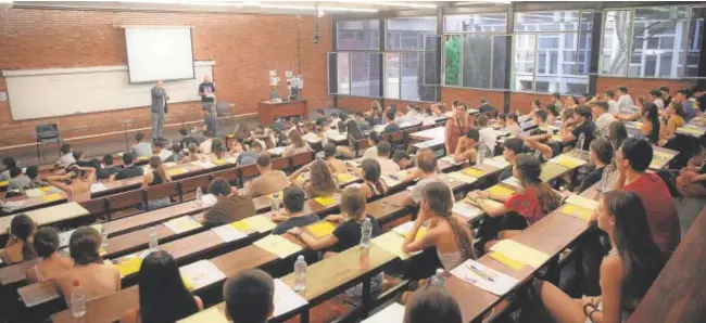  ?? // ABC ?? Los alumnos se preparan para las pruebas de acceso a la universida­d en Cataluña