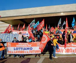  ?? (Foto Vision) ?? Tensione in banchina
Mercoledì i lavoratori portuali hanno scioperato per protestare contro i tanti nodi aperti dello scalo