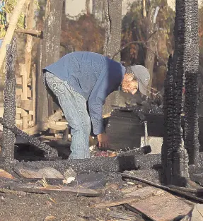  ?? ?? l Miguel Ángel Salas, de 50 años, perdió su casa en un incendio en la colonia Amapolas, su casa ubicada en Bellota y Naranjo, era de madera y cartón, construida a lo largo de 5 años.