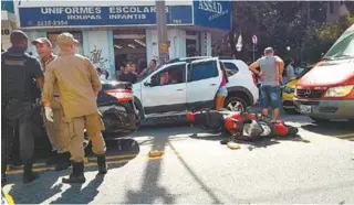  ?? REPRODUÇÃO ?? Assalto na Conde do Bonfim na tarde deste sábado: criminosos em motos estavam praticando roubos