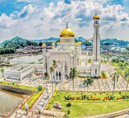  ?? ?? The Sultan Omar Ali Saifuddien Mosque in Brunei, the first overseas country the singer ever visited