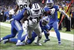  ?? JOSE JUAREZ — THE ASSOCIATED PRESS ?? New York Jets wide receiver Quincy Enunwa (81) reaches to score on a 21-yard touchdown reception against the Detroit Lions during the second half of an NFL football game in Detroit, Monday.