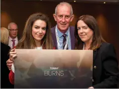  ?? Pictures: Craig Watson ?? Above Tommy’s daughters Emma and Gemma Burns with Ben Summers who played Tommy. Left, with Billy Stark and right, with director Margaret McCuaig and Celtic’s Tony Hamilton