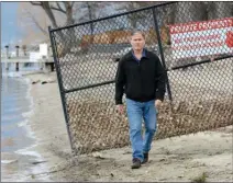  ?? GARY NYLANDER/The Daily Courier ?? Public access along Crown land on the Kelowna shoreline is impeded in too many places, says Abbott Street resident Al Janusas, who hopes to make the matter an issue in the May provincial election.