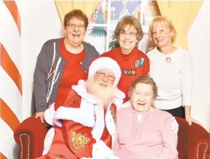  ?? EILEEN LANE/CONTRIBUTE­D PHOTO ?? Marian Panzarella, bottom right, with her sisters, from left, Kathleen Groh, of Allentown, Elaine Brobst, of Allentown, and Eileen Lane, of Breinigsvi­lle.