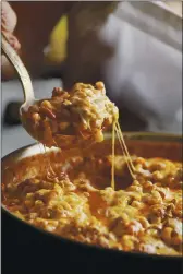  ??  ?? One skillet cheesy beefy macaroni.