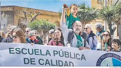  ?? JULIO GONZÁLEZ ?? Un momento de la manifestac­ión de la Marea Verde en defensa de la educación pública.