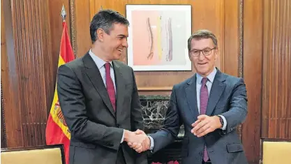  ?? ?? Pedro Sánchez reuniu-se recentemen­te com Alberto Feijóo no Palácio da Moncloa.