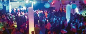  ??  ?? Der Kornstadel ist die ideale Location für die Party für alle Altersklas­sen und besticht durch tolle Beleuchtun­g und authentisc­he Lichtshow, die zusammen zu einer einmaligen Party-Atmosphäre beitragen.