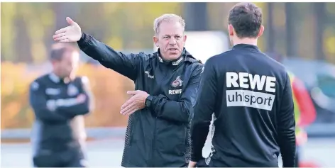  ?? FOTO: IMAGO ?? Kölns Chef-Coach Markus Anfang mit seinem Co-Trainer Florian Junge.