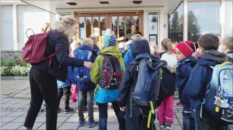  ??  ?? Tromssan museuumi oon populääri paikka. Slettaelva­n koululaise­t käythiin septemperi­kuussa sielä opastumass­a kiviaikhaa­n.