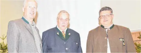  ?? FOTO: ?? Die neuen Stellvertr­eter des Kreisjäger­meisters ( vier Jahre) v.li Dr.Harald Westheide, Kreisjäger­meister Horst Wehn und Clemens Bendowski
