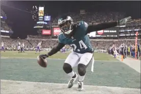  ?? The Associated Press ?? Philadelph­ia Eagles’ Corey Graham reacts after intercepti­ng a pass during the second half of the NFC championsh­ip game against the Minnesota Vikings on Sunday in Philadelph­ia.