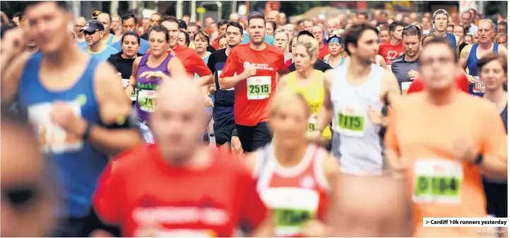  ?? Richard Swingler ?? &gt; Cardiff 10k runners yesterday