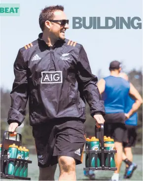  ?? PHOTOS / SEAN WILLIS ?? It’s not all mind games for Dominic Vettise. He was the drinks carrier for the Black Ferns 7s at training in Canada in 2018.