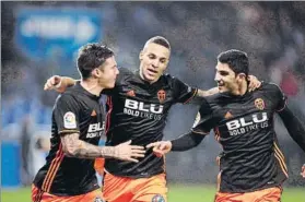  ?? FOTO: EFE ?? Rodrigo y Guedes fueron los artífices de los goles que le dieron el triunfo al Valencia