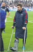  ??  ?? Greig Laidlaw hobbles off in Paris. His injury is a big blow to Scotland