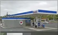  ?? GOOGLE EARTH ?? This Mobile gas station at 123 Berlin Road was robbed early Friday morning, say Cromwell police, who are searching for a Hispanic male with long brown hair and who stands about 5 feet 8 to 5 feet 10 inches tall.