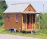  ?? FOTO: HANSPETER BRUNNER ?? Ein sogenannte­s Tiny House auf vier Rädern