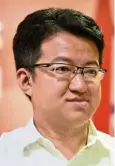  ??  ?? The Johor DAP chairman will be facing off against Dr Wee for the Ayer Hitam seat. Liew: