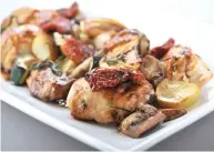  ??  ?? Mediterran­ean Roast Chicken