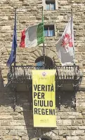  ??  ?? Lo striscione su Palazzo Vecchio