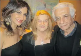  ??  ?? World-renowned Persian sculptor Parviz Tanavoli and his wife Manijeh and daughter Tandar attended the Neekoo benefit in advance of the Persian New Year.