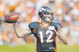  ?? Andy Cross, The Denver Post ?? Paxton Lynch will start Saturday’s game, and the first-teamers on both sides of the ball will play about a quarter, possibly a little more. Quarterbac­k Trevor Siemian will play with the second-team offense.