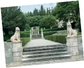  ??  ?? Memoria Nella foto grande Villa Trissino Marzotto (Vicenza) e, nella foto piccola, Villa Trento da Schio (Costozza di Longare, Vicenza)