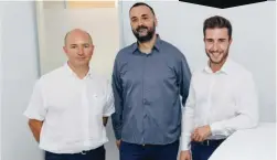  ??  ?? De izda. a dcha., Alexis Nadal, José Luis Aracil y José Luis Sanchís, fundadores de esta ingeniería de telecomuni­caciones, ubicada en el CEEI de Castellón.