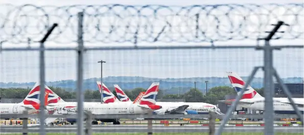  ?? [ Archivbild: AFP ] ?? Für britische Flieger wird ein Flughafen nach dem anderen auf dem Kontinent gesperrt.