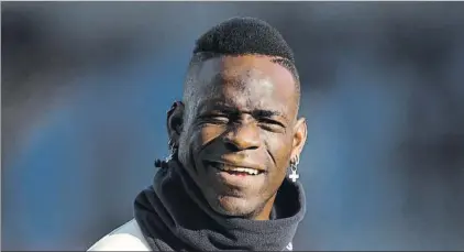  ??  ?? Mario Balotelli, delantero de 29 años, puede estar cerca de cerrar su etapa en el Brescia tras acumular varias ausencias en los entrenamie­ntos