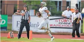  ?? CONTRIBUTE­D PHOTO BY R STEVEN ECKHOFF ?? Calhoun’s Brannon Spector scores for the Yellow Jackets against Ridgeland.