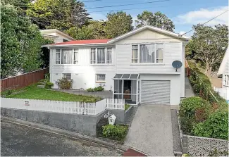  ??  ?? 10 Chaucer Way has sold for above its rateable value of $650,000.