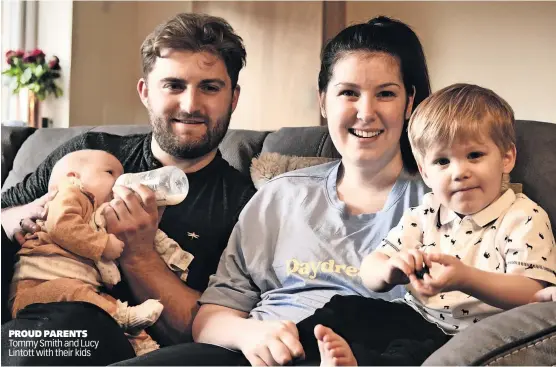  ?? ?? PROUD PARENTS Tommy Smith and Lucy Lintott with their kids