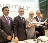  ??  ?? Febbraio ’18 La presentazi­one del logo Air Italy. Il primo a sinistra è l’emiro al Thani