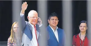  ??  ?? Mandatario­s latinoamer­icanos se han visto envueltos en corrupción, como Pedro Kuczynski, de Perú.