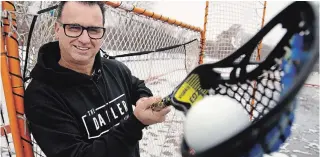  ?? CLIFFORD SKARSTEDT EXAMINER ?? Pete Dalliday, whose voice is synonymous with both the Peterborou­gh Petes and Lakers, is adding the National Lacrosse League’s expansion Halifax Thunderbir­ds to his play-by-play portfolio.