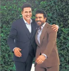  ?? HT PHOTO ?? Akshay Kumar and Ram Charan said distinctio­ns between films from the north and south needed to be erased for better cinema.
