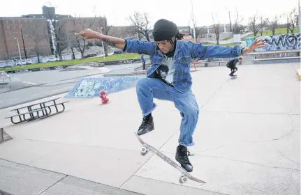  ?? TIM KROCHAK • THE CHRONICLE HERALD ?? Tayvon Clarke is seen in the skatepark at the Halifax Common in Halifax on Friday, Dec. 4, 2020. Clarke has started a petition calling for an indoor skatepark to be built in Halifax Regional Municipali­ty.