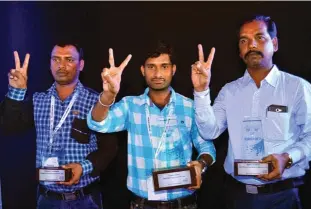  ??  ?? ⇨ Winner of the challenge, Appanna Babu (centre) with second placed Rajkaran Kushwaha, and third placed Bablu Ghatwal.