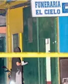  ??  ?? Homicidio. Un agente fue asesinado en Santa Tecla el lunes.