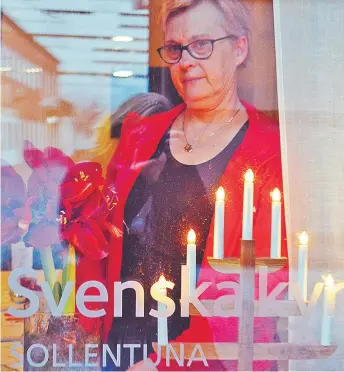  ?? FOTO: ANNA WETTERGÅRD ?? MEDLEMSTAP­P. Iréne Bond tycker att det är tråkigt att så pass många går ur Svenska kyrkan. ”Vi är en medlemsorg­anisation och det är tack vare våra medlemmar som vi kan bedriva verksamhet”, säger hon.