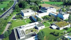  ??  ?? A Zurigo Il centro di nanotecnol­ogie dell’Ibm a Ruschlikon, nel 2010 finito nel mirino di un attentato fallito per cui sono stati condannati Silvia Guerini e altri due anarchici
