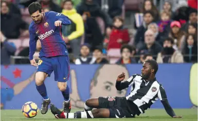  ?? Foto: dpa ?? Lionel Messi eröffnet für Barça den Tor-Reigen gegen Levante.