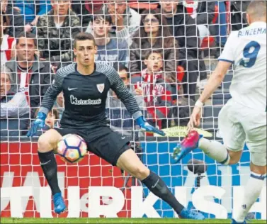  ??  ?? EL DESEADO. Kepa, portero del Athletic y de la Selección, pretendido por el Madrid.