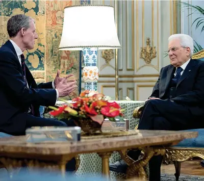  ??  ?? Al Quirinale Il presidente della Repubblica Sergio Mattarella, 77 anni, ieri con l’ambasciato­re francese Christian Masset, 62 (Imagoecono­mica)